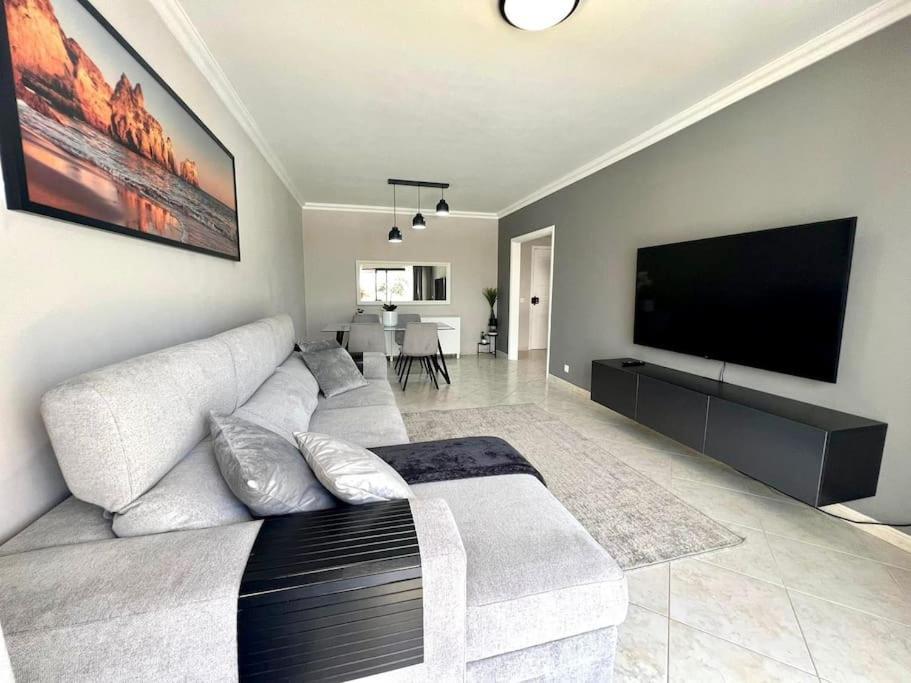 Luxury Modern Beach Apartment Quarteira Kültér fotó