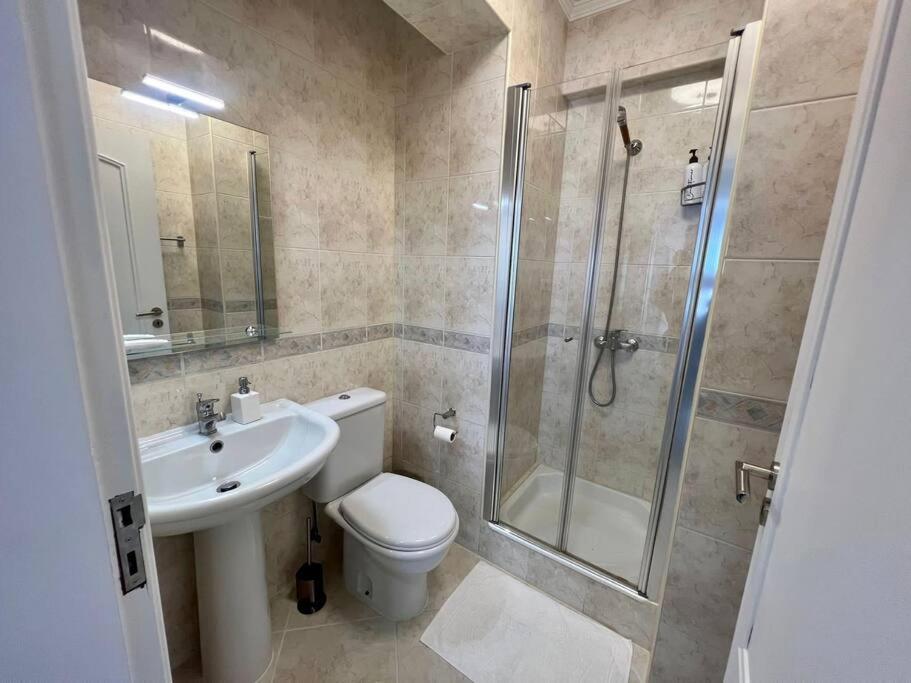 Luxury Modern Beach Apartment Quarteira Kültér fotó