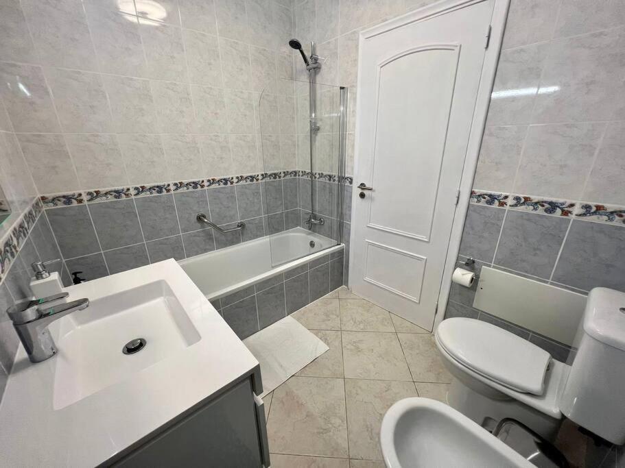 Luxury Modern Beach Apartment Quarteira Kültér fotó